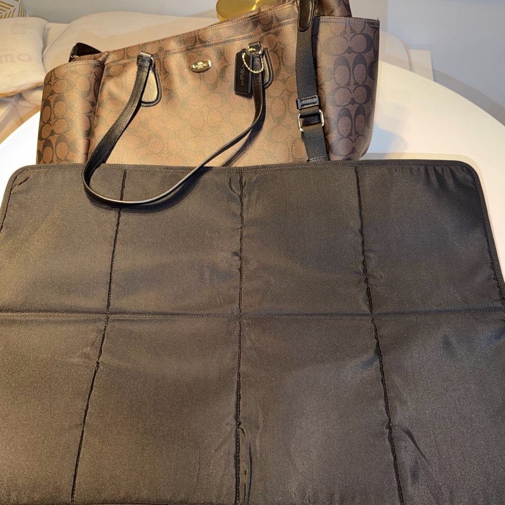 Coach Dark Brown Signature Tote Bag - Picture 14 of 16